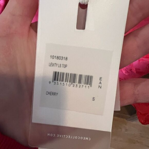 NWT C/MEO LEVITY RED TOP - Picture 3 of 5